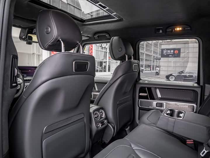 Фото 11 - Mercedes-Benz G-Class