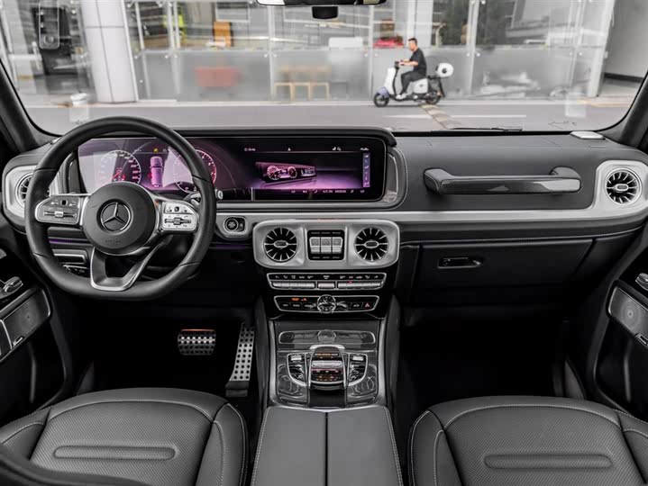 Фото 9 - Mercedes-Benz G-Class