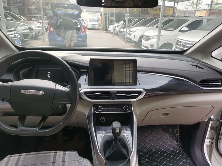 Фото 10 - Maxus G50