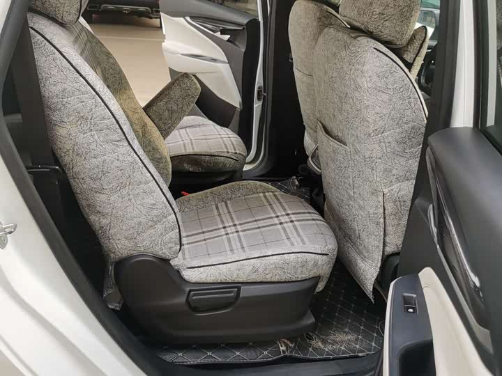 Фото 16 - Maxus G50