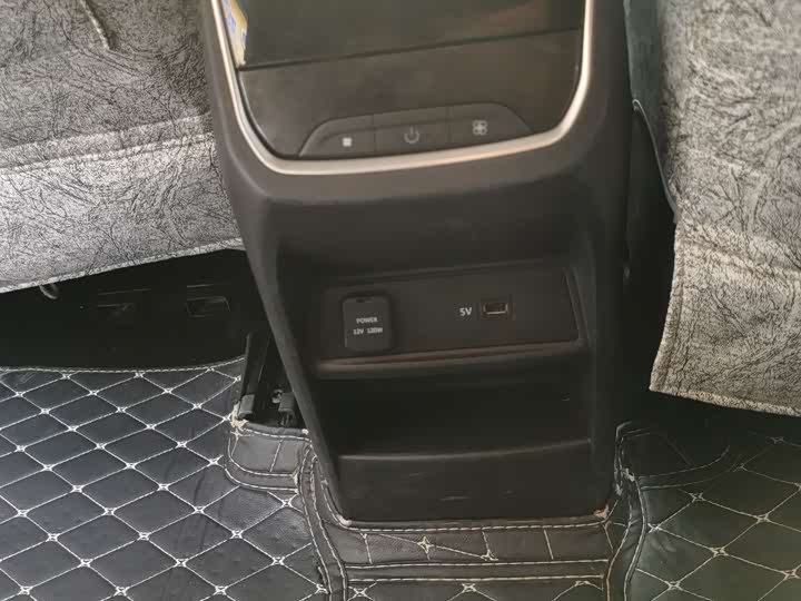 Фото 17 - Maxus G50