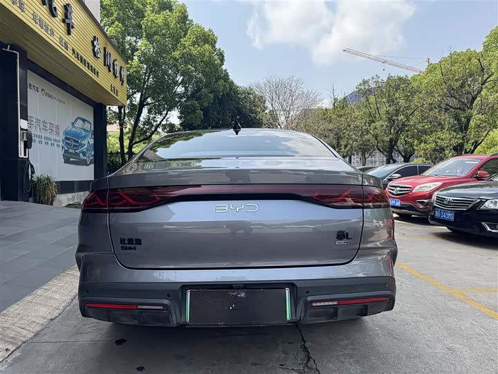 Фото 7 - BYD Qin L