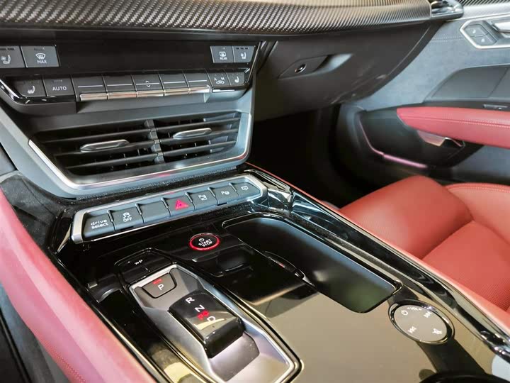 Фото 12 - Audi RS e-tron GT