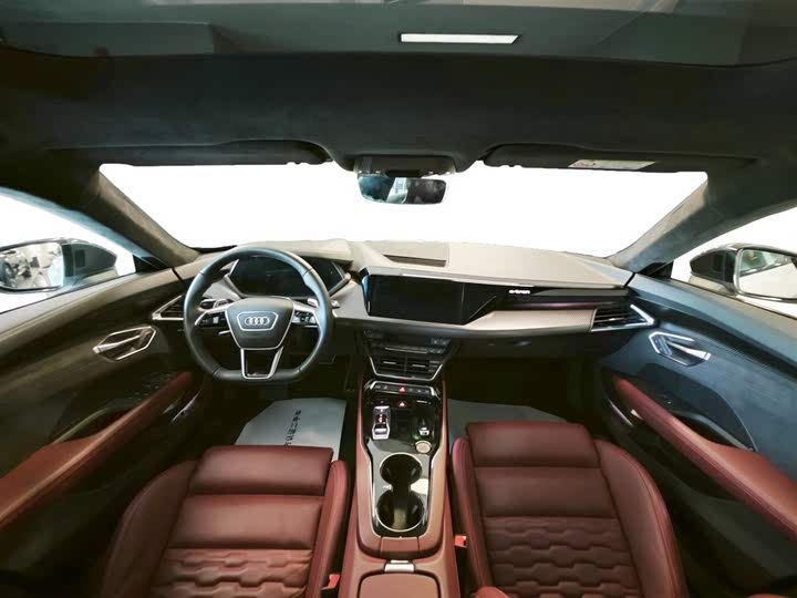 Фото 13 - Audi RS e-tron GT