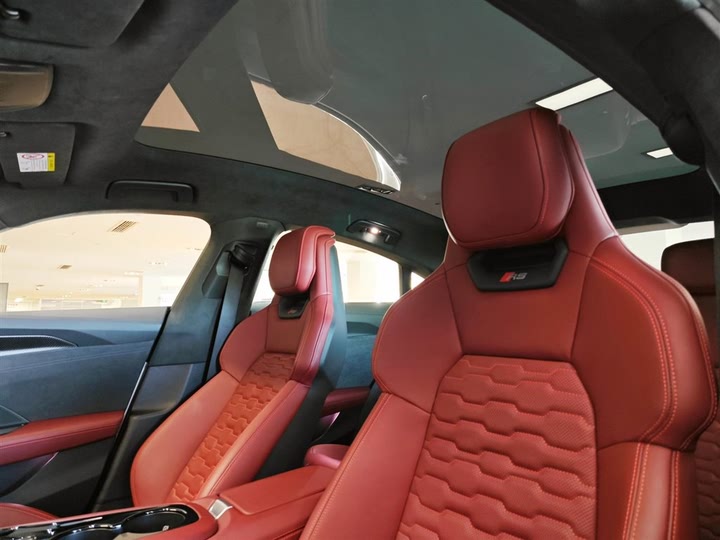 Фото 16 - Audi RS e-tron GT