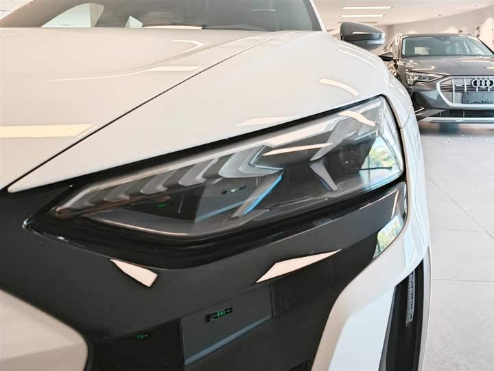 Фото 18 - Audi RS e-tron GT