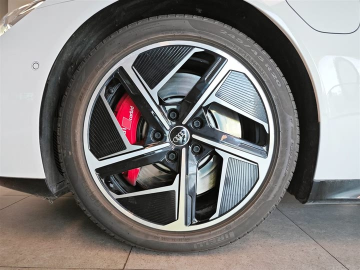 Фото 20 - Audi RS e-tron GT