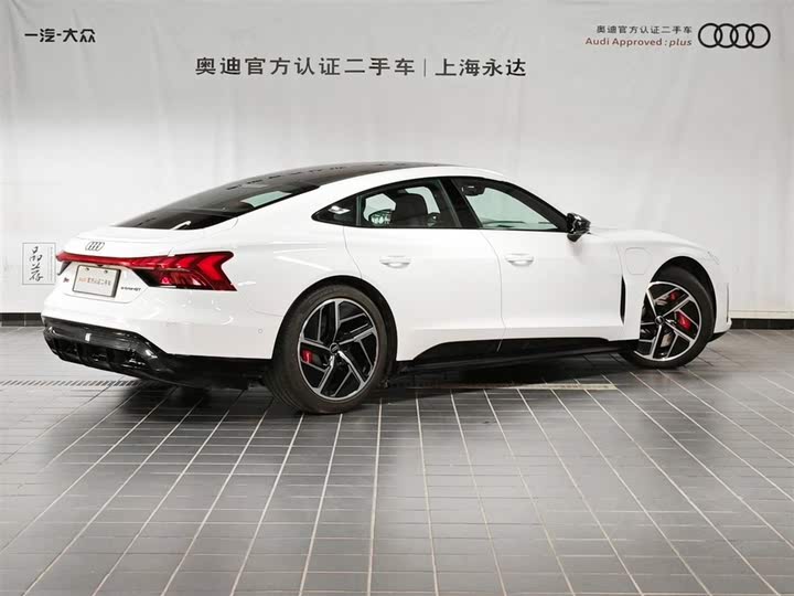 Фото 4 - Audi RS e-tron GT