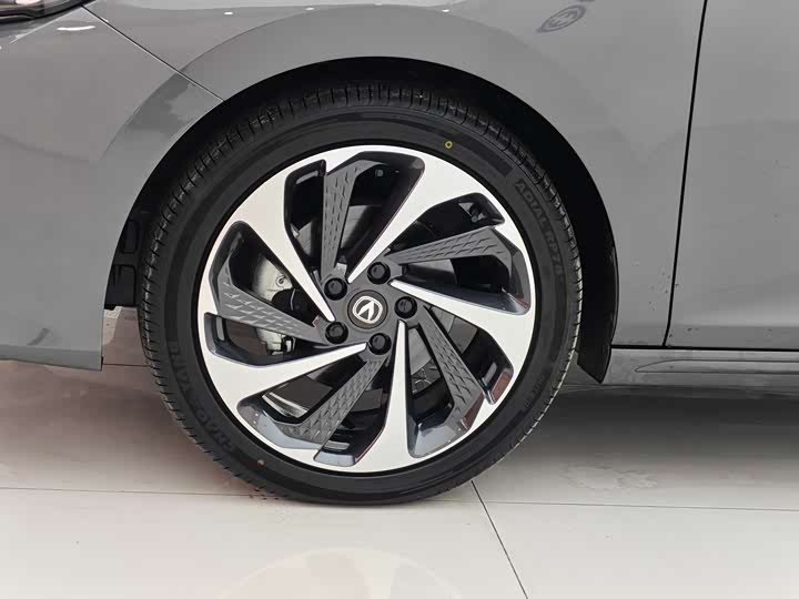 Фото 12 - Changan Raeton Plus