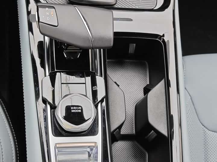 Фото 14 - Changan Raeton Plus