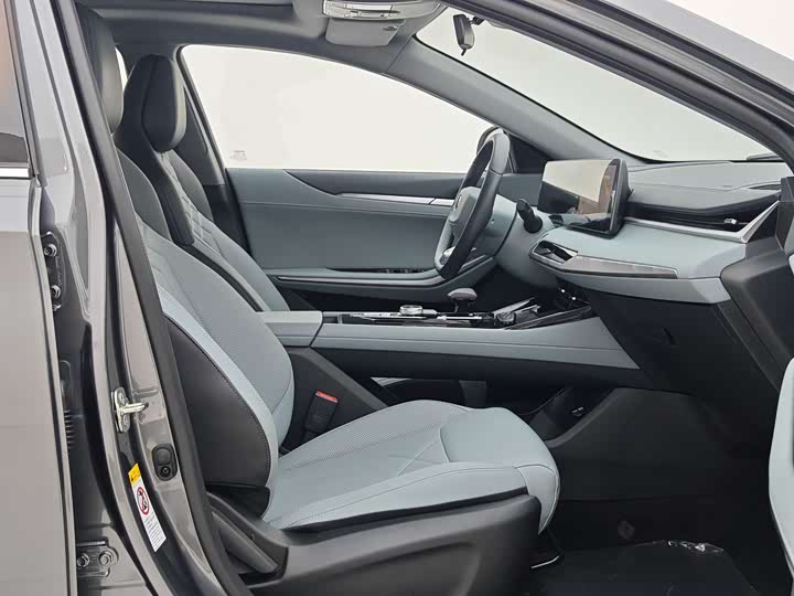 Фото 9 - Changan Raeton Plus