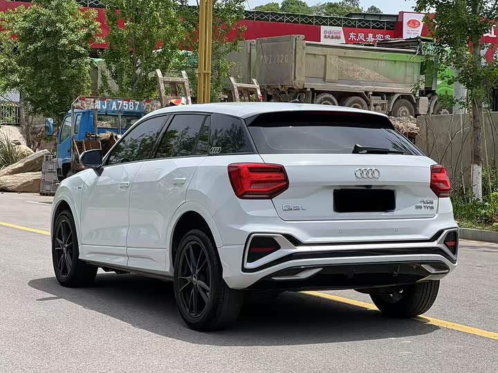 Фото 9 - Audi Q2L