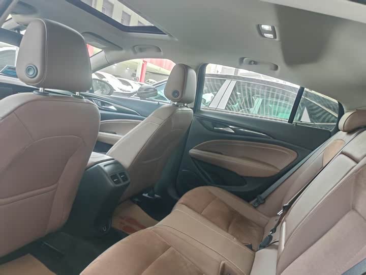 Фото 4 - Buick Regal