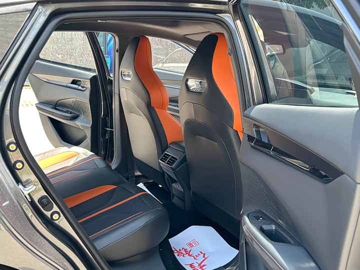 Фото 7 - Changan UNI-V