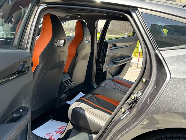 Фото 8 - Changan UNI-V