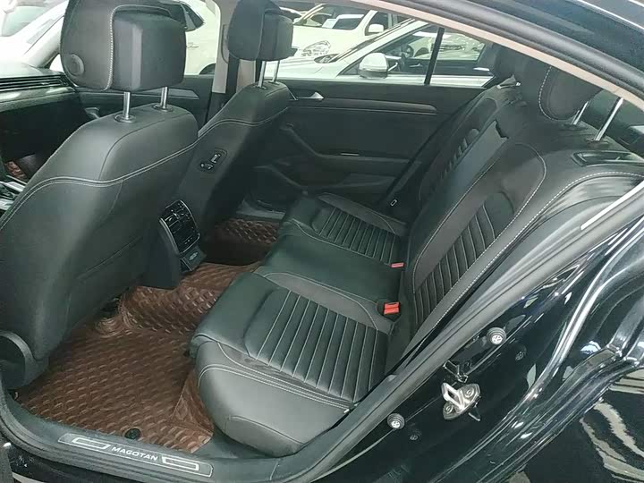 Фото 17 - Volkswagen Magotan