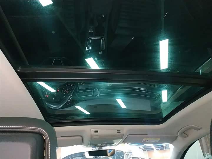 Фото 18 - Volkswagen Magotan