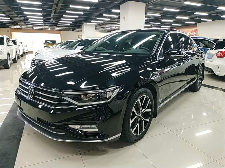 Фото 2 - Volkswagen Magotan