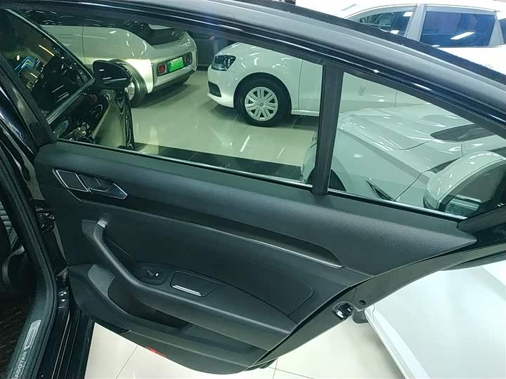 Фото 27 - Volkswagen Magotan