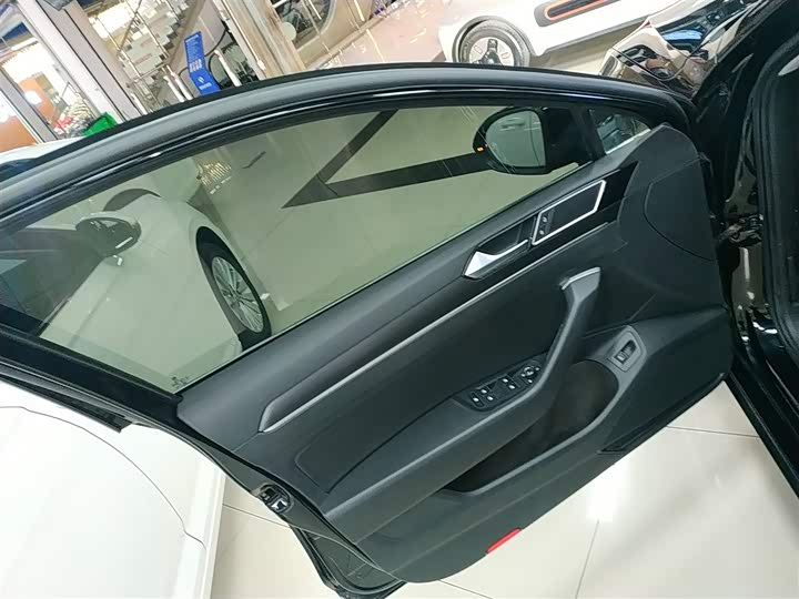 Фото 28 - Volkswagen Magotan