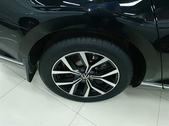 Фото 30 - Volkswagen Magotan