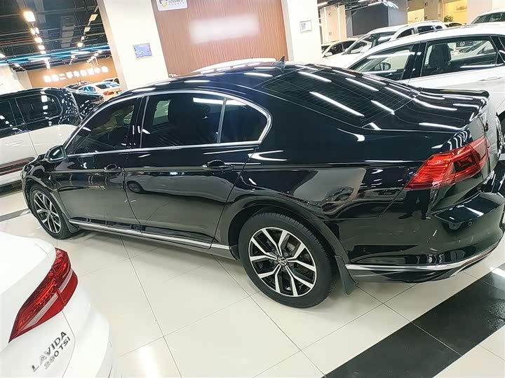 Фото 5 - Volkswagen Magotan