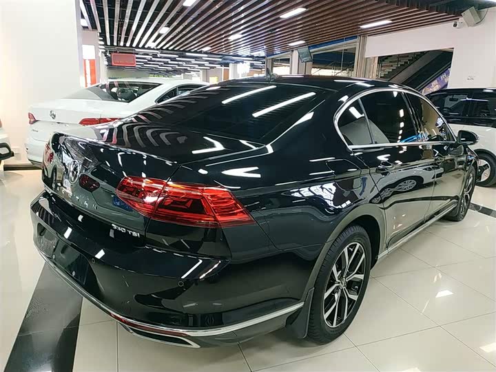 Фото 7 - Volkswagen Magotan