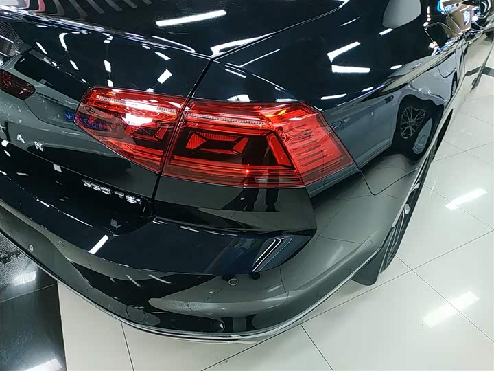 Фото 8 - Volkswagen Magotan