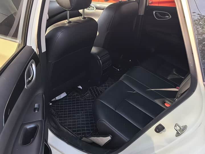 Фото 4 - Nissan Sylphy