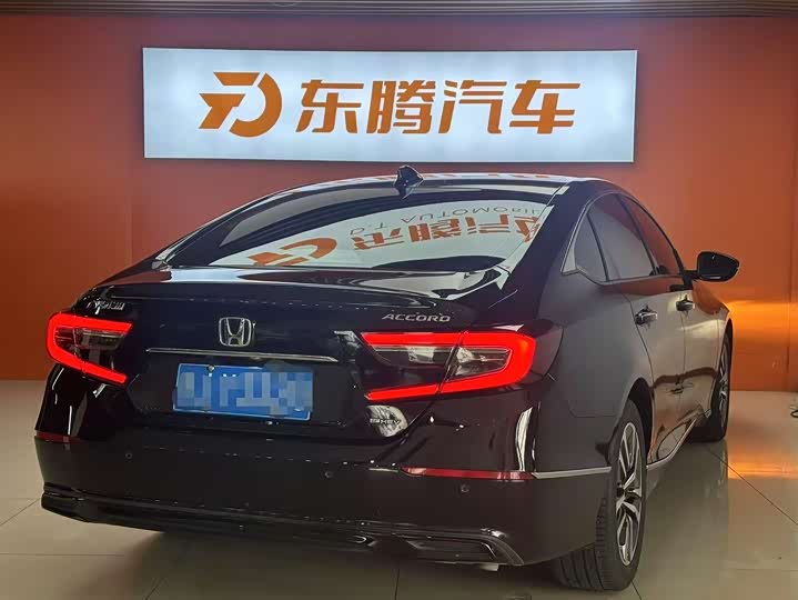 Фото 6 - Honda Accord