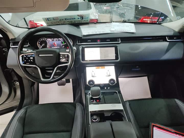 Фото 10 - Land Rover Range Rover Velar