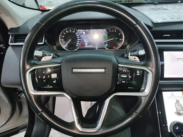 Фото 11 - Land Rover Range Rover Velar