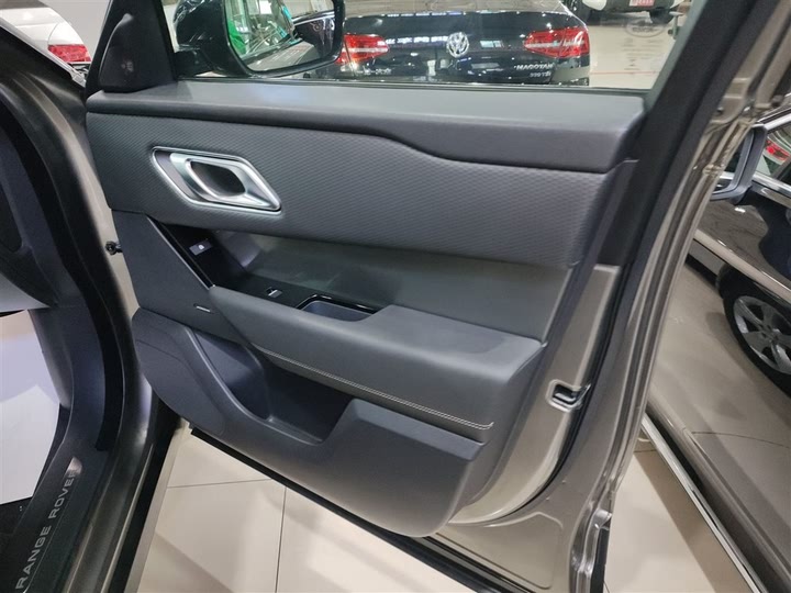 Фото 26 - Land Rover Range Rover Velar