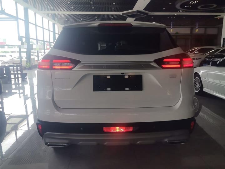 Фото 6 - Geely Atlas