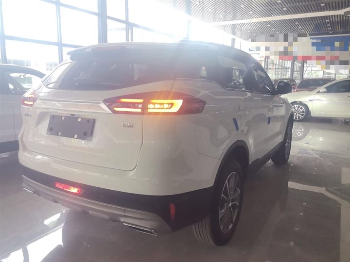 Фото 7 - Geely Atlas