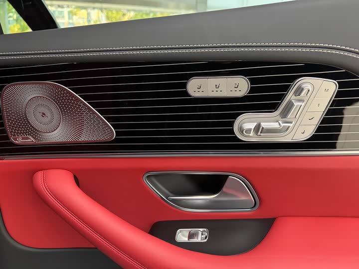 Фото 16 - Mercedes-Benz GLS-Class