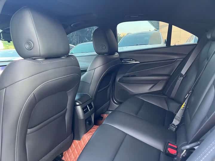 Фото 6 - Cadillac CT4