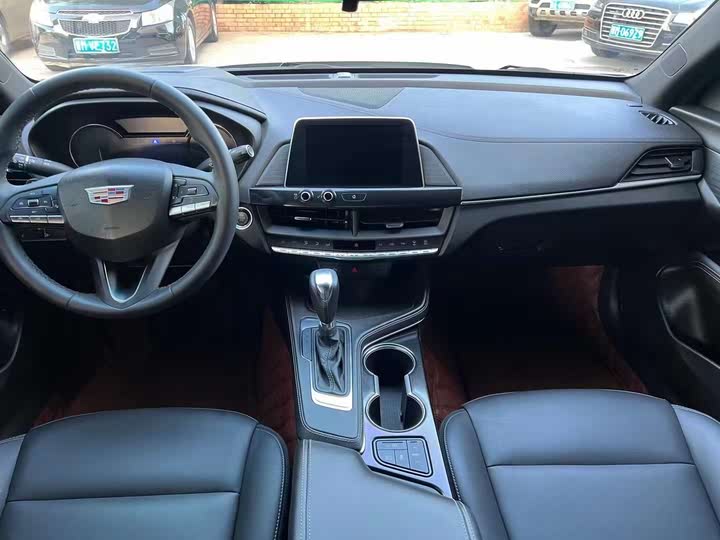 Фото 7 - Cadillac CT4