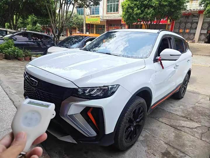 Фото 2 - Geely Atlas