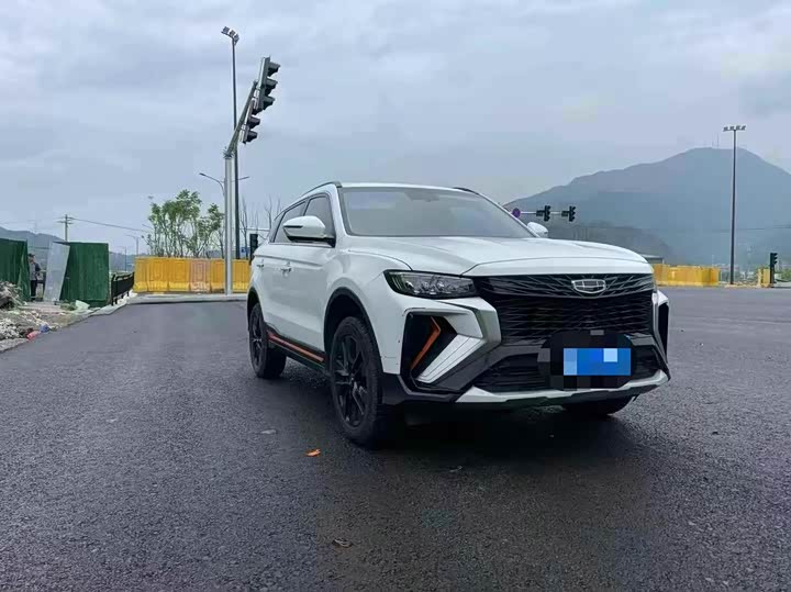 Фото 4 - Geely Atlas