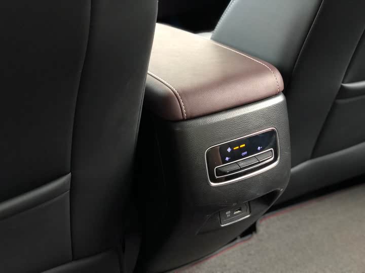 Фото 18 - GAC Trumpchi M6