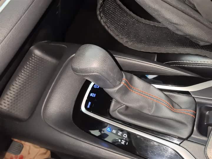 Фото 14 - Toyota Corolla