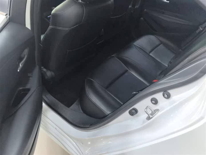 Фото 17 - Toyota Corolla