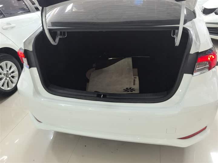 Фото 19 - Toyota Corolla