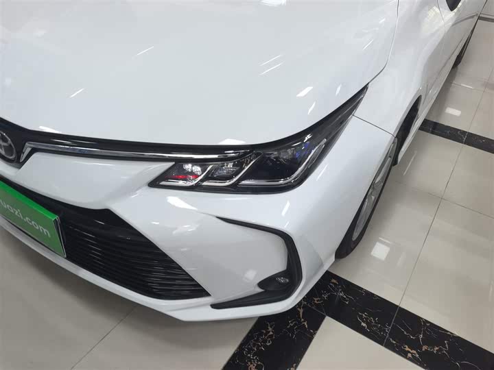 Фото 24 - Toyota Corolla