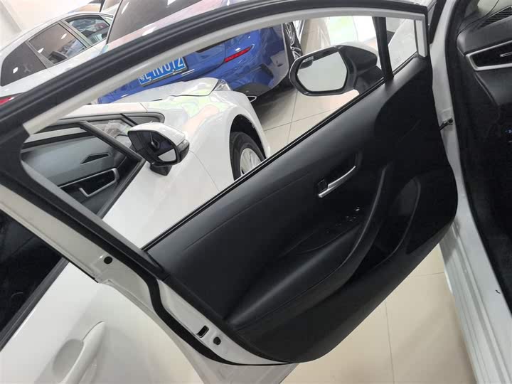 Фото 28 - Toyota Corolla