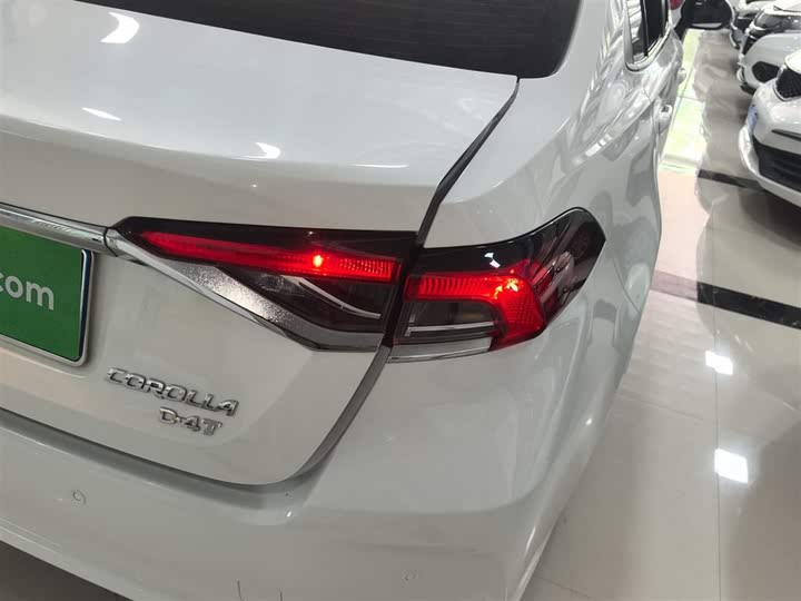 Фото 8 - Toyota Corolla