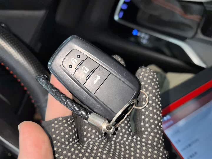 Фото 9 - Toyota Corolla