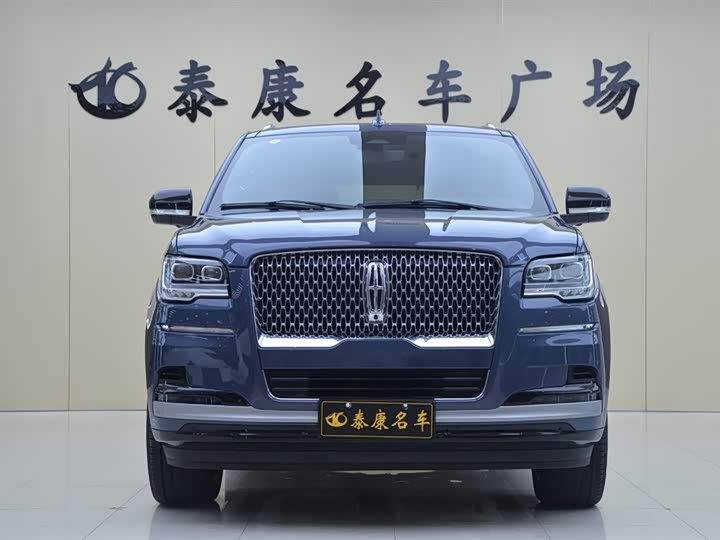 Фото 2 - Lincoln Navigator