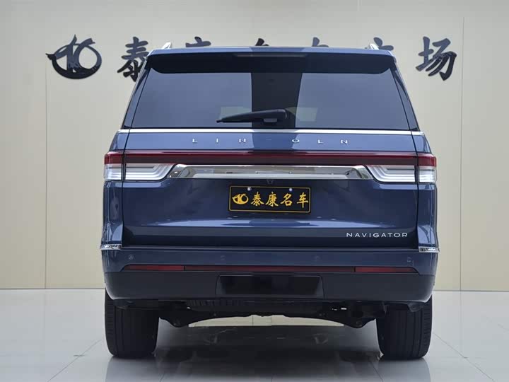 Фото 3 - Lincoln Navigator